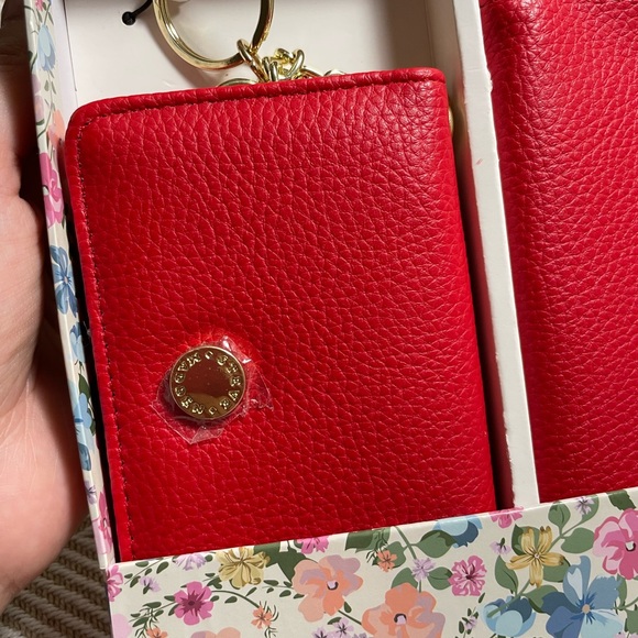 Steve Madden wallet with key ring red - Picture 3 of 10